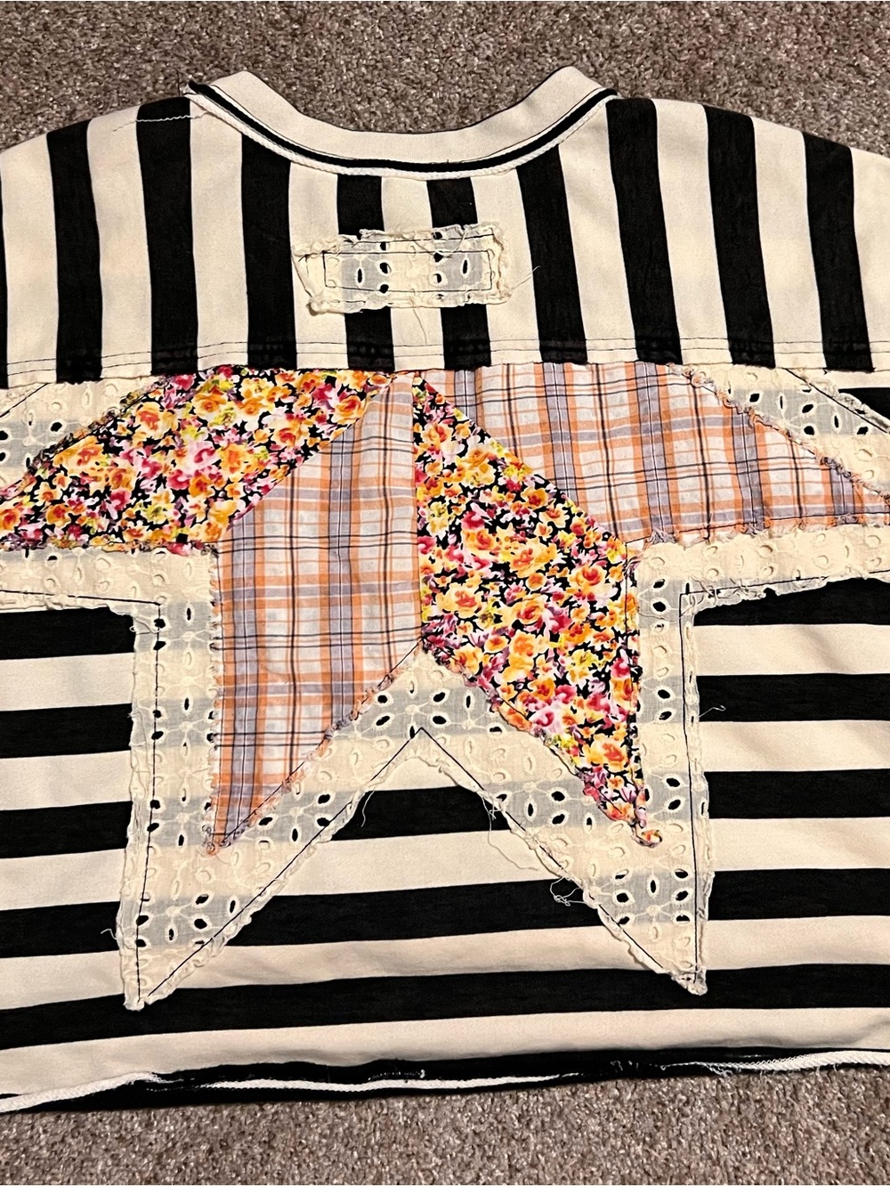 Oli & Hali Black Cream Striped Artsy Oversized Patchwork Star Top - Picture 2 of 5